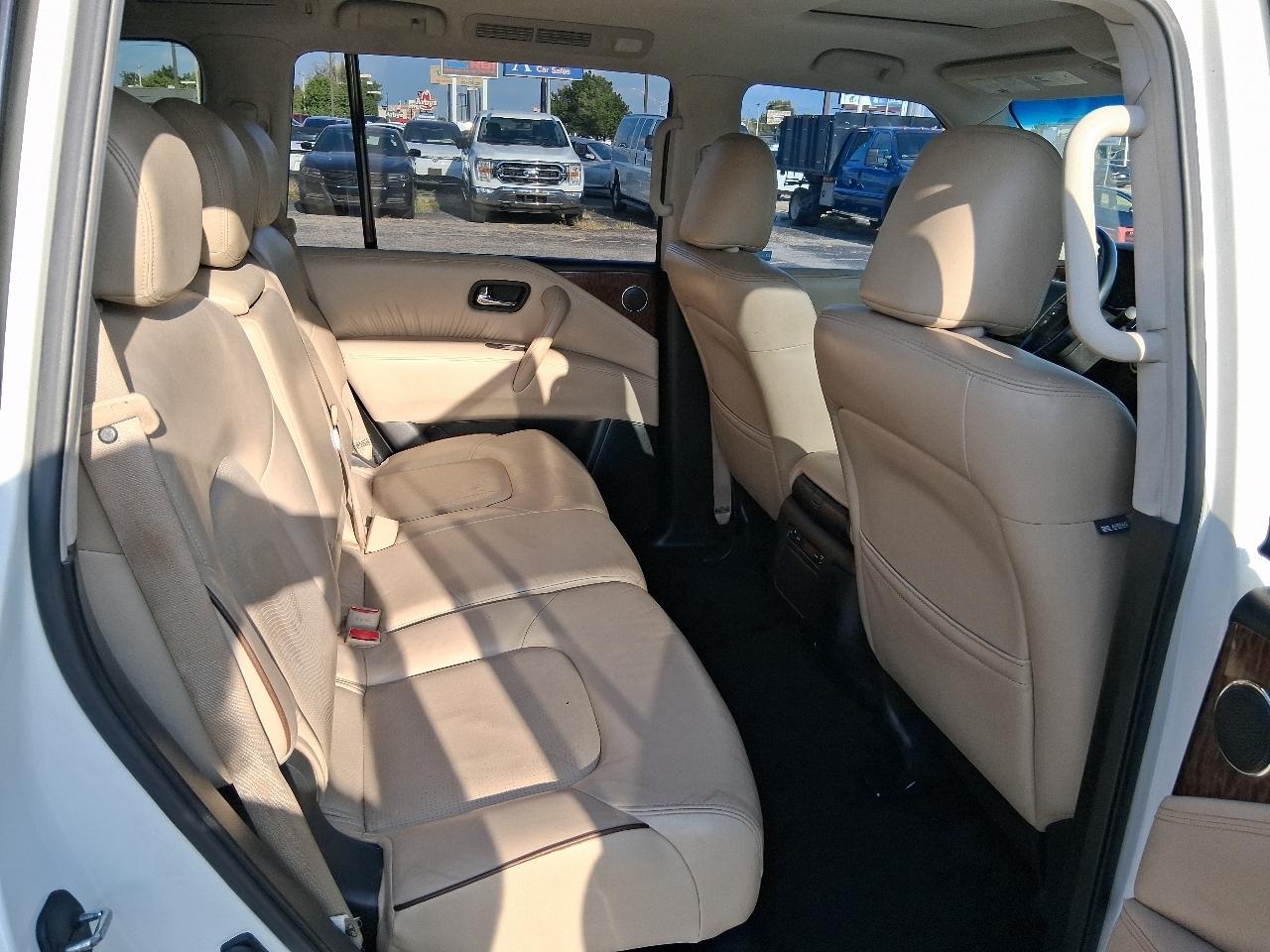 Nissan Armada Platinum AWD 2017
