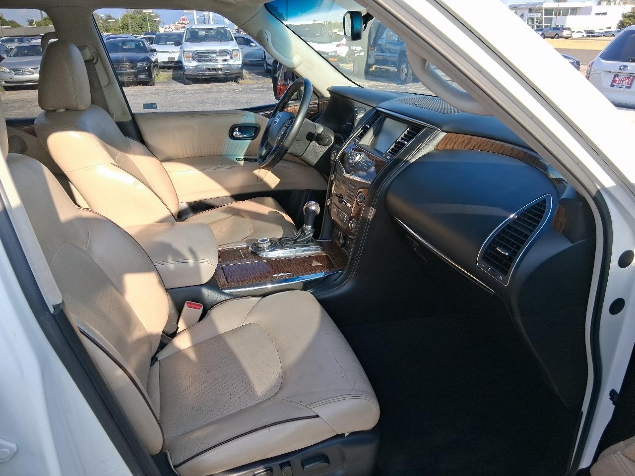 Nissan Armada Platinum AWD 2017