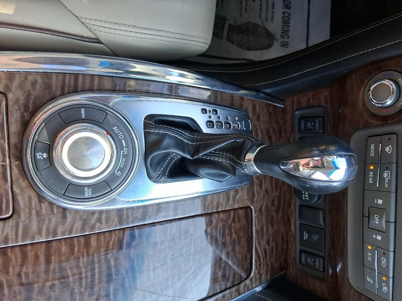 Nissan Armada Platinum AWD 2017