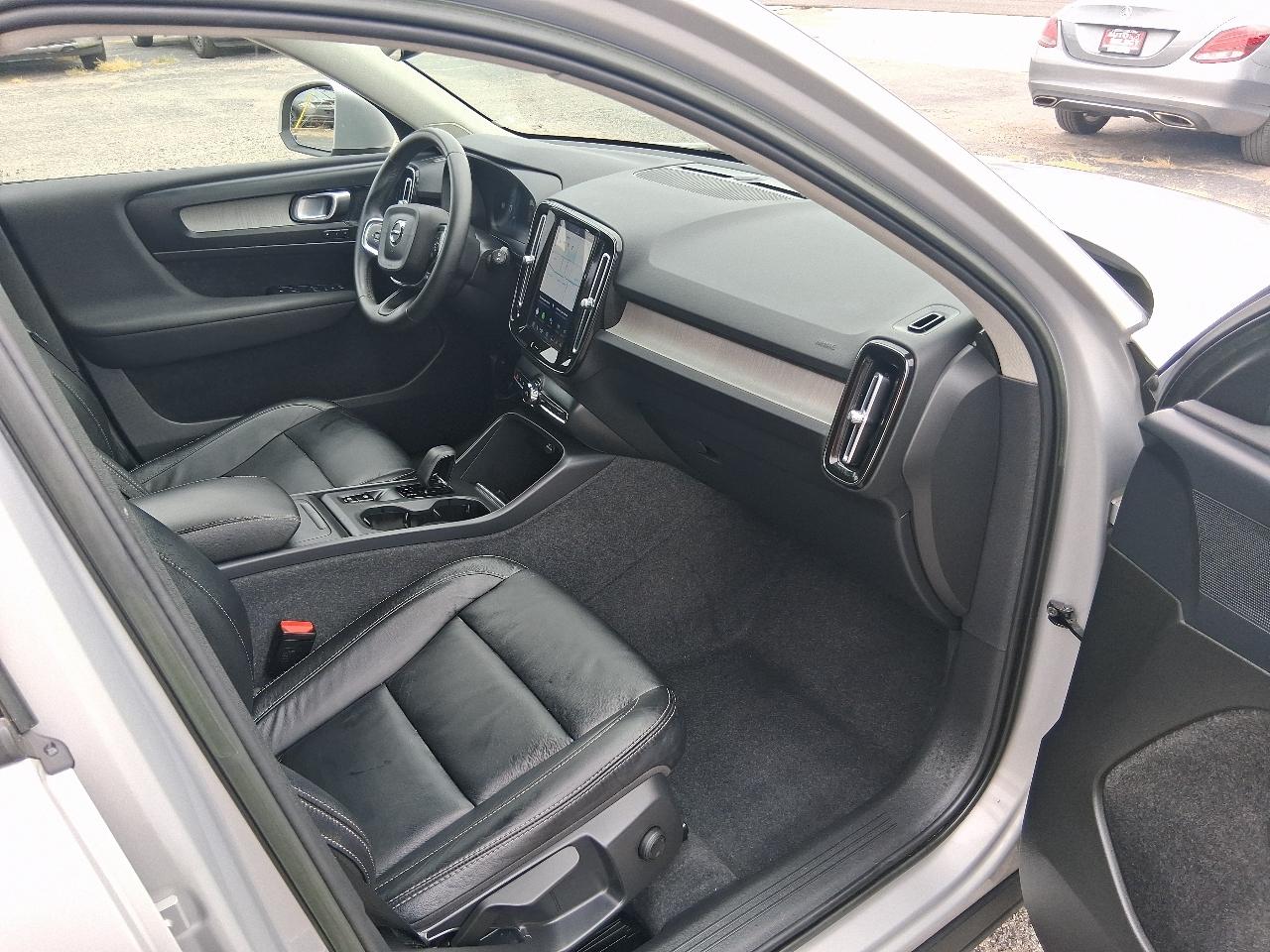 Volvo XC40 B4 Core 2023
