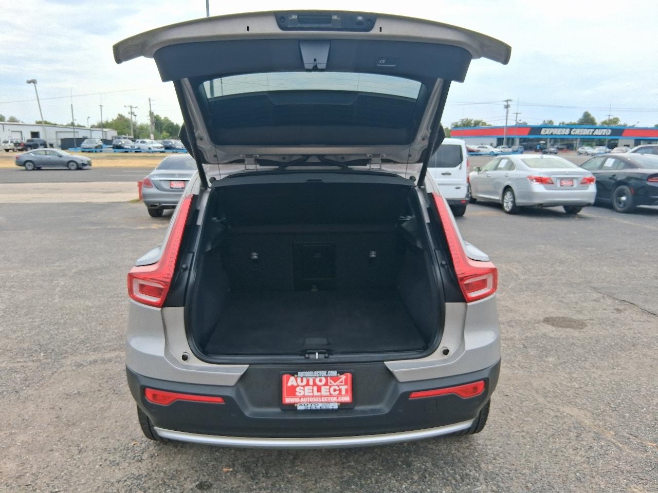 Volvo XC40 B4 Core 2023