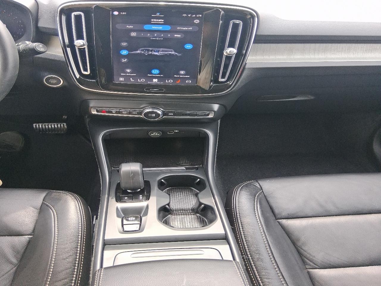 Volvo XC40 B4 Core 2023