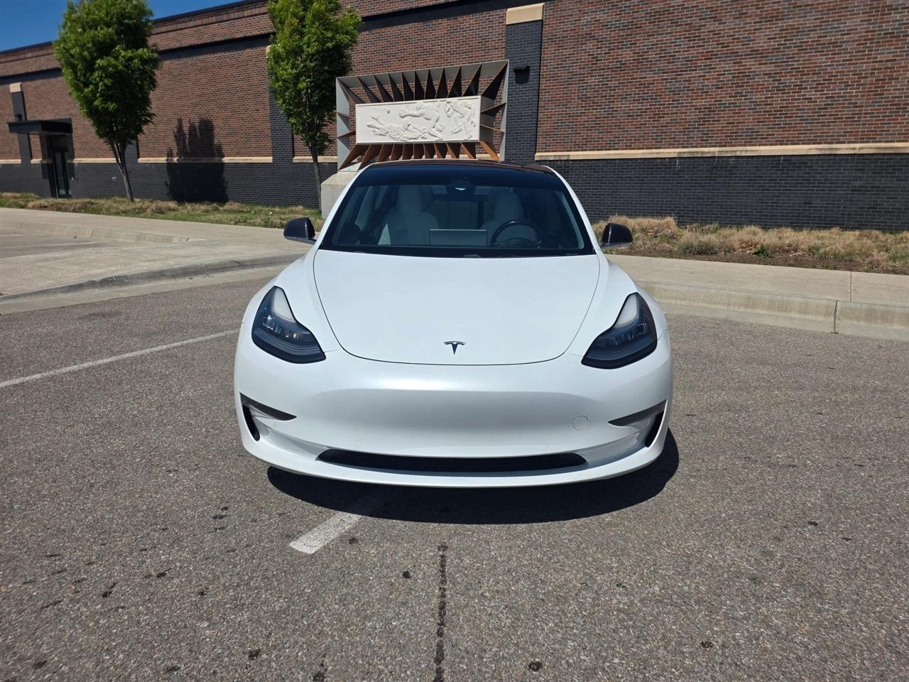 Tesla Model 3  2018