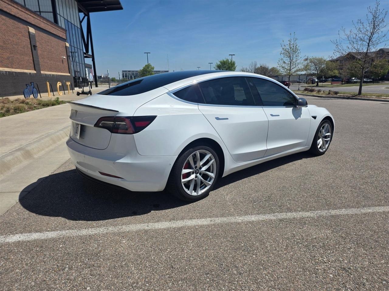 Tesla Model 3  2018