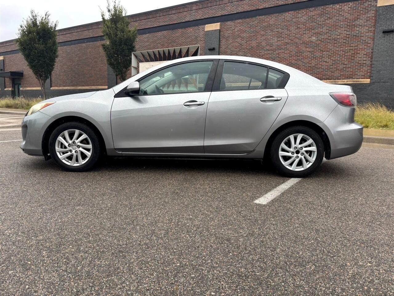2012 Mazda Mazda3 Touring Sedan photo 4