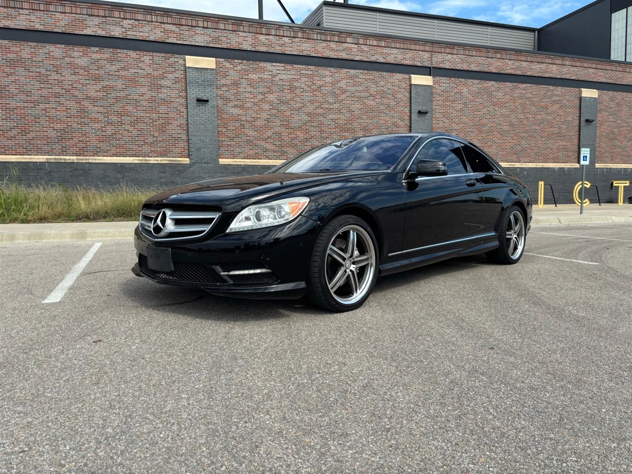 2013 Mercedes Benz CL 550 4MATIC photo 3