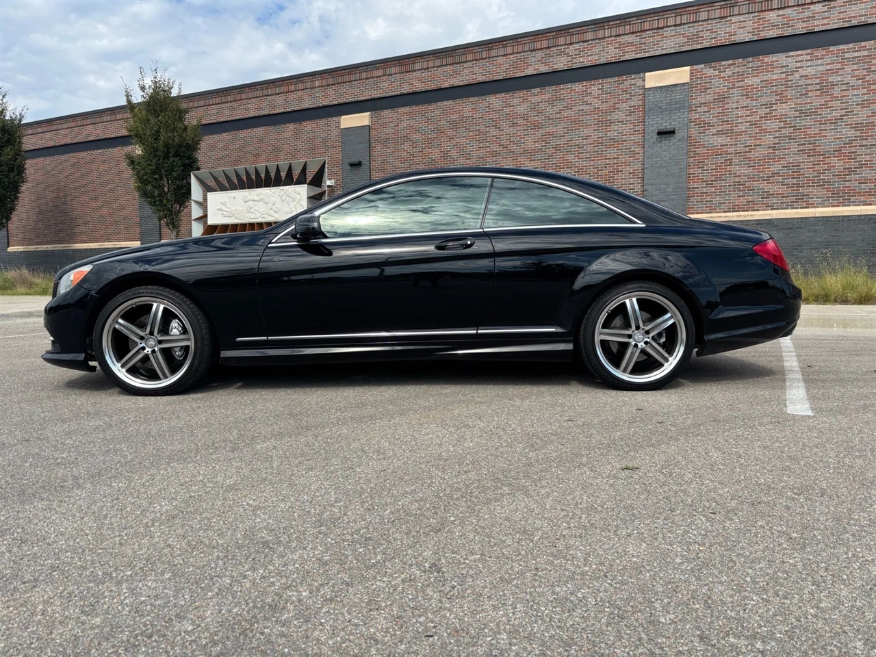 2013 Mercedes Benz CL 550 4MATIC photo 4