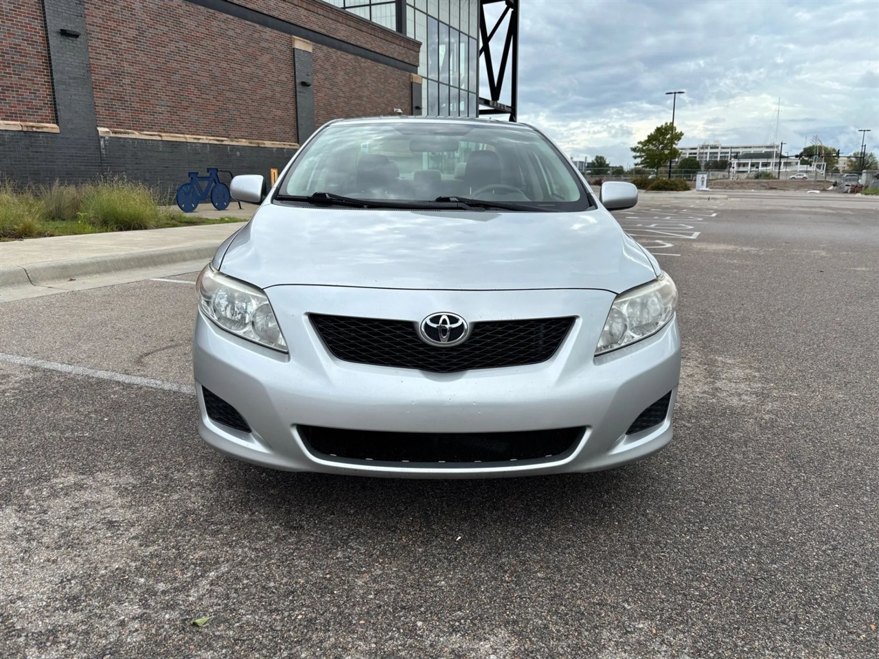 2010 Toyota Corolla LE photo 2