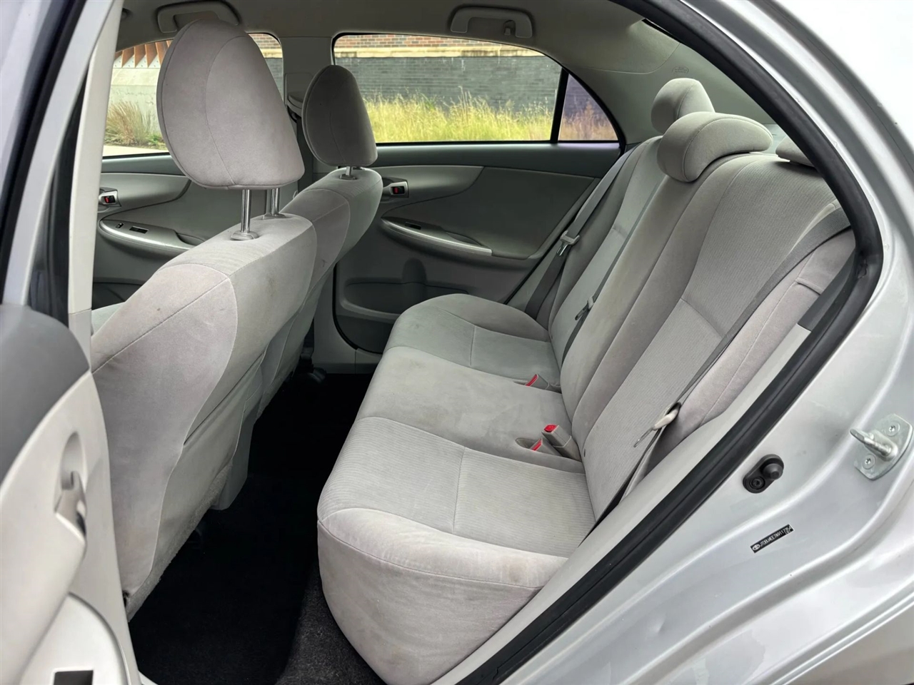 2010 Toyota Corolla LE photo 19
