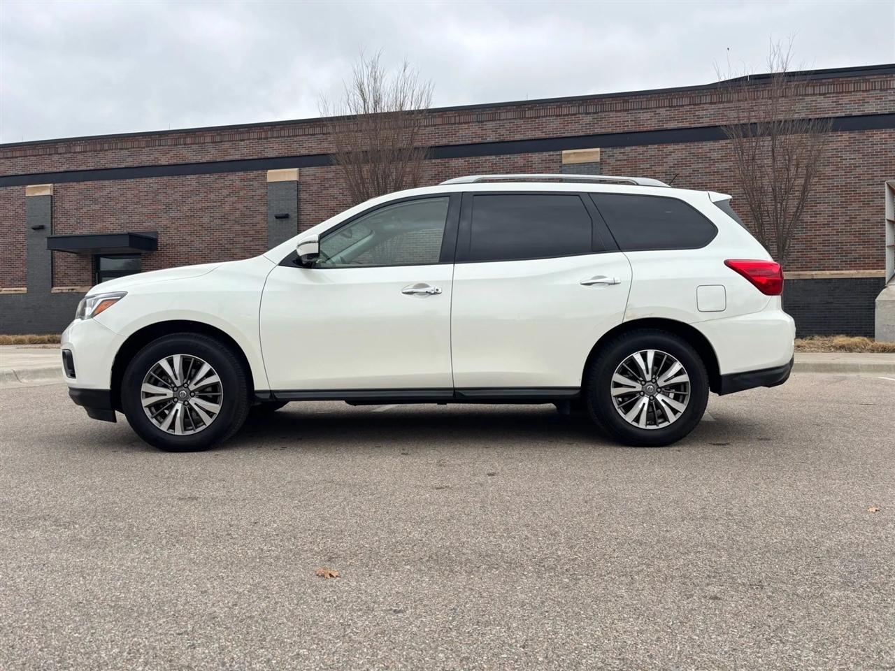 Nissan Pathfinder  2018