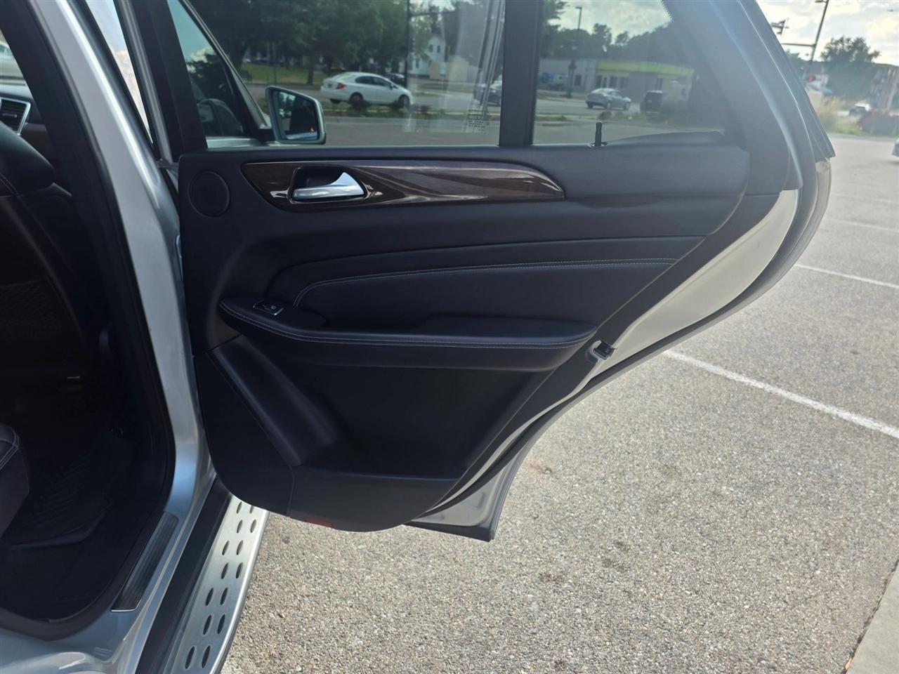 Mercedes-Benz M-Class  2014