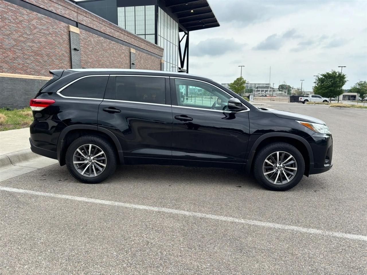 Toyota Highlander  2017