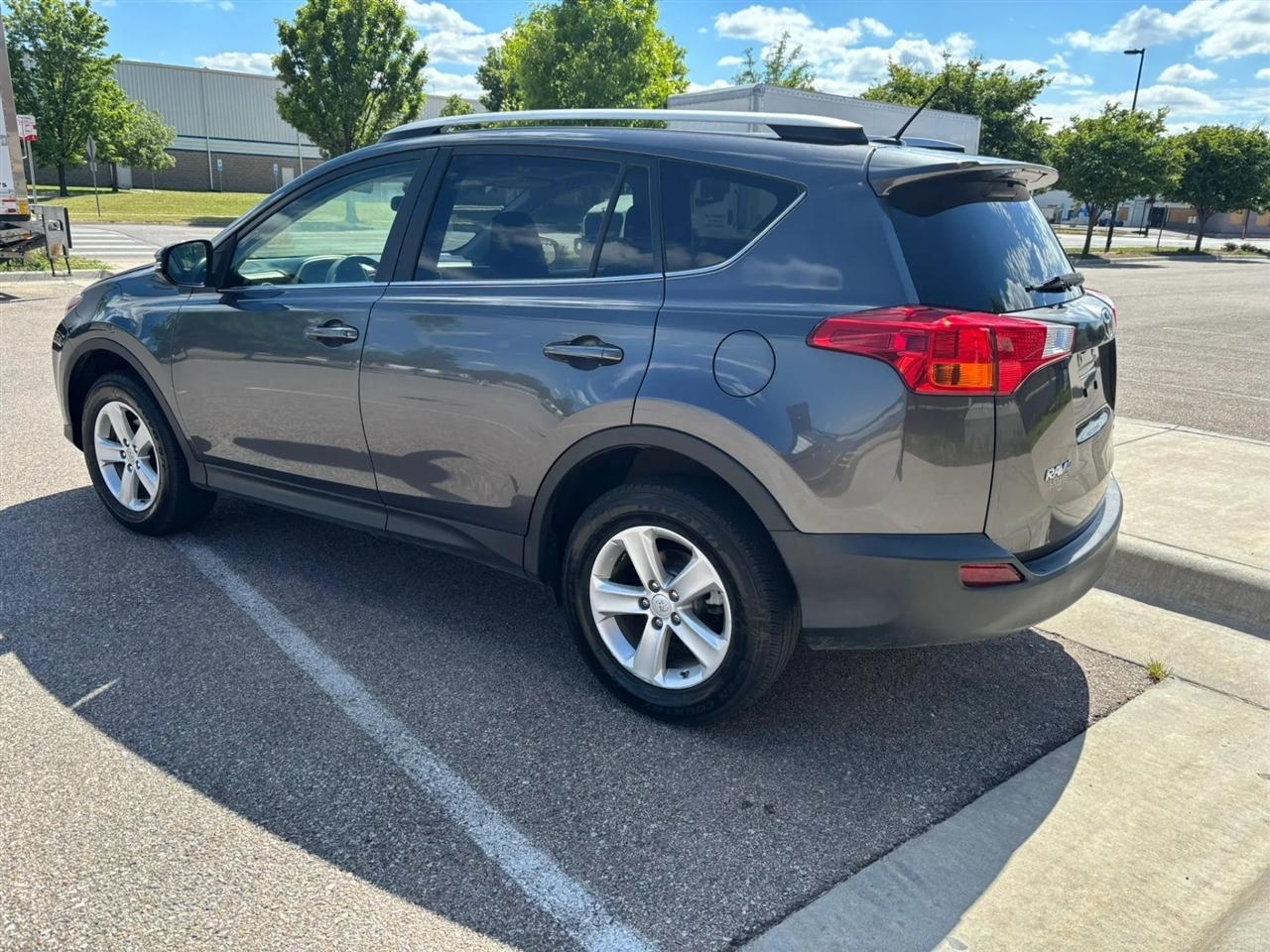 Toyota RAV4  2014