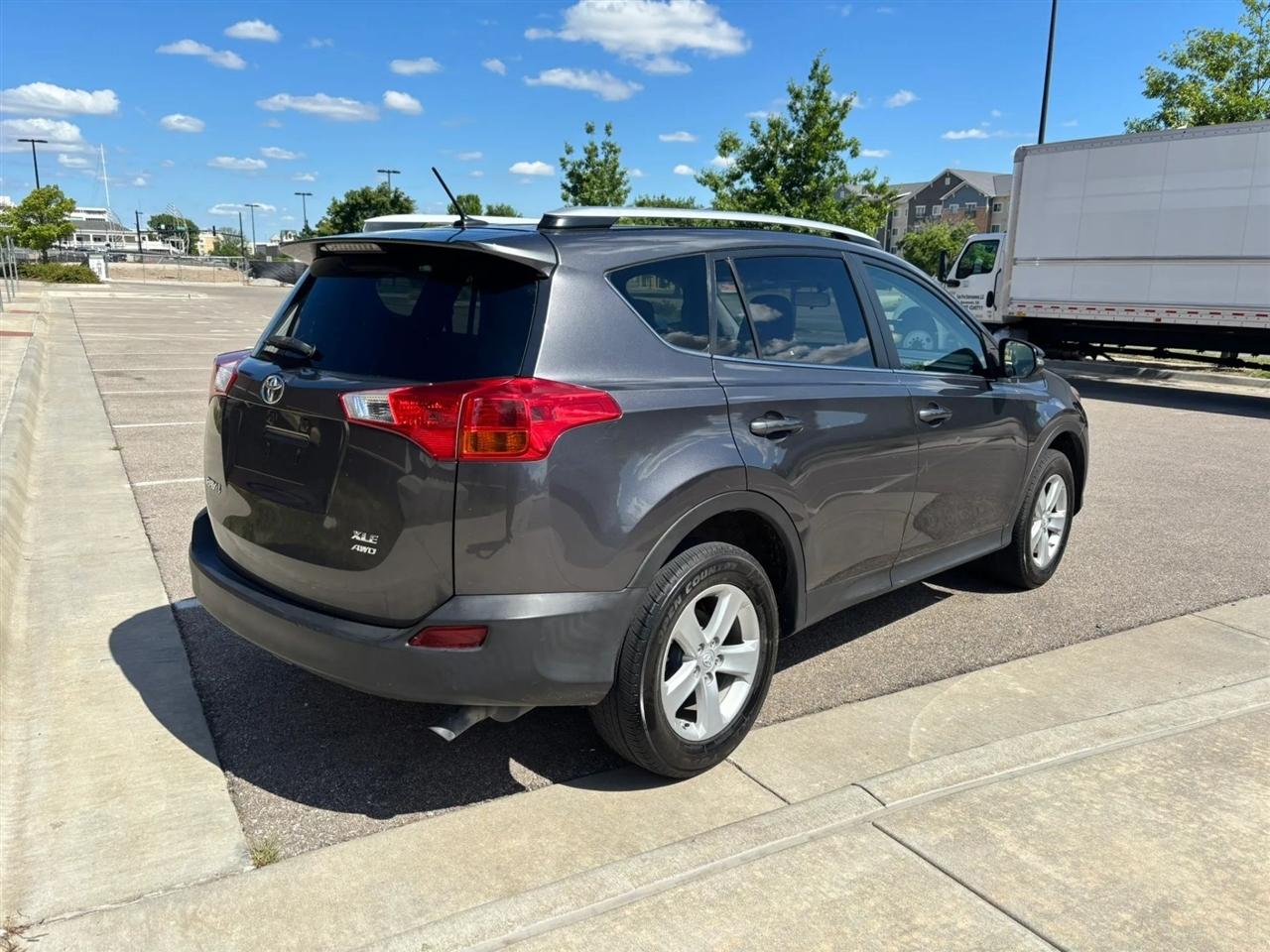 Toyota RAV4  2014