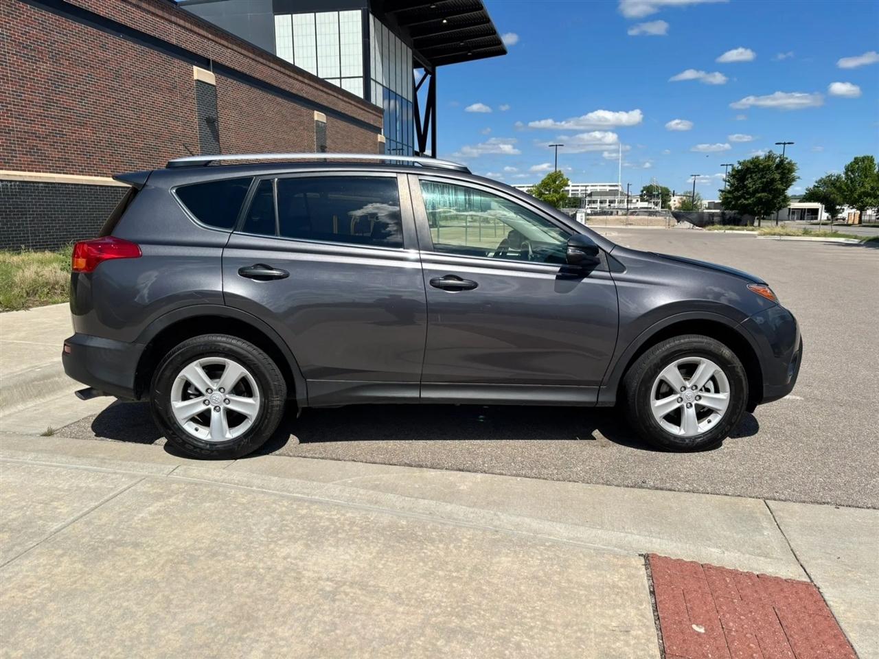 Toyota RAV4  2014