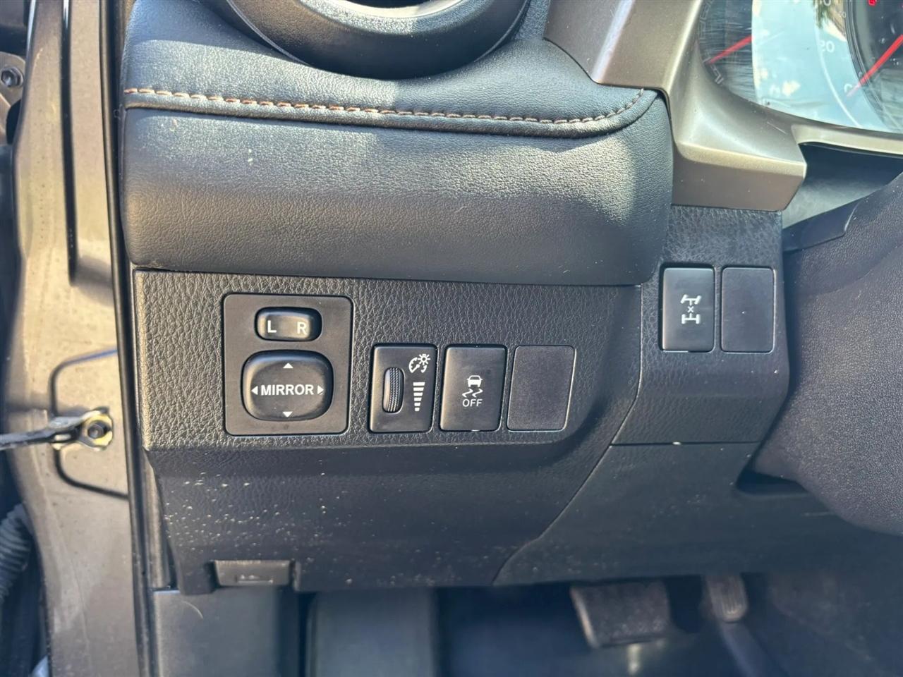 Toyota RAV4  2014
