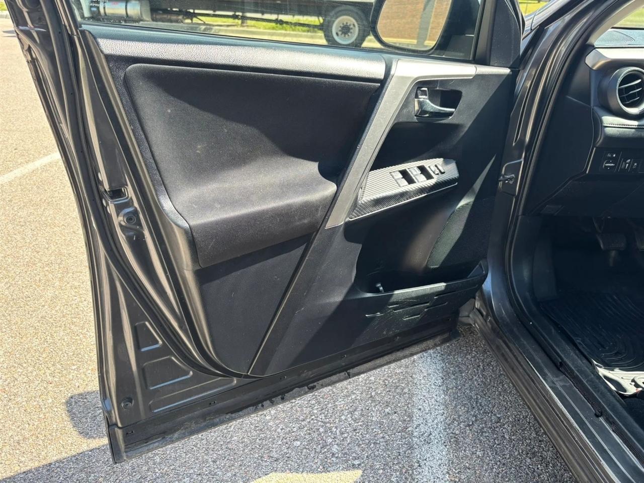 Toyota RAV4  2014