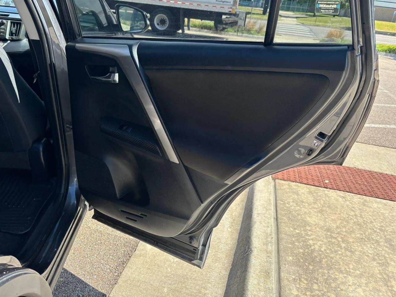 Toyota RAV4  2014
