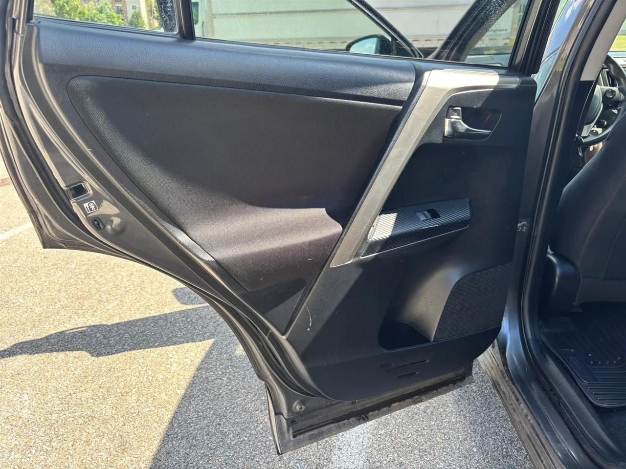 Toyota RAV4  2014