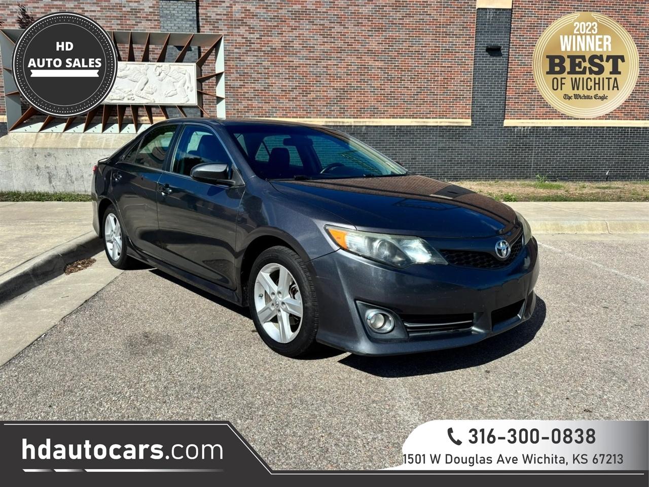 2014 Toyota Camry SE Sedan 4D