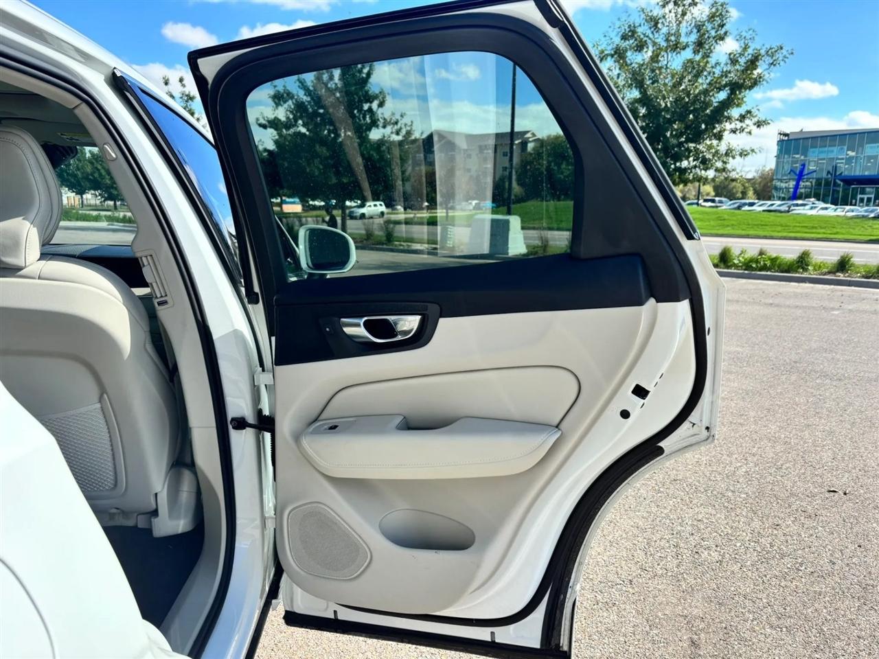 2021 Volvo XC60 Inscription - Photo 23
