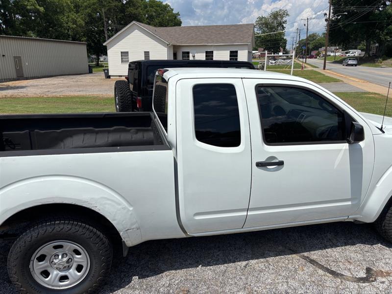 Nissan Frontier  2015
