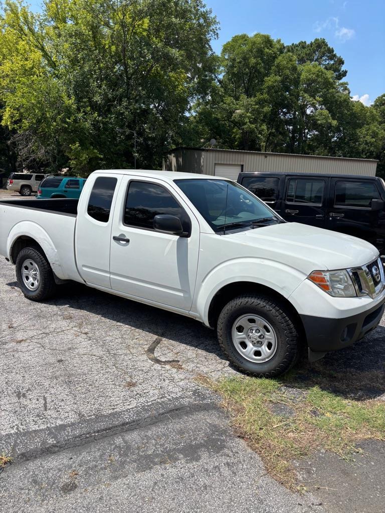 Nissan Frontier  2015