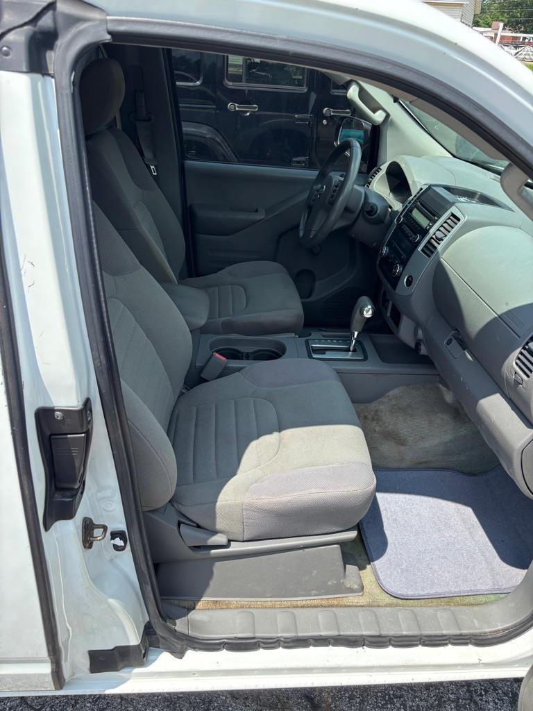 Nissan Frontier  2015