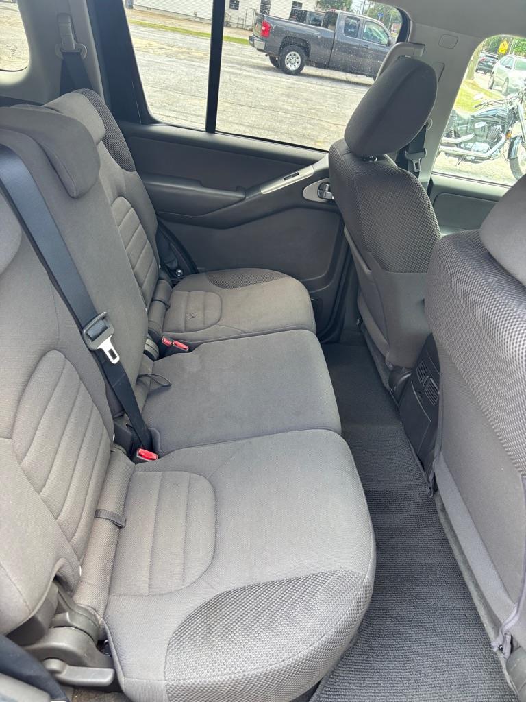 Nissan Pathfinder  2010