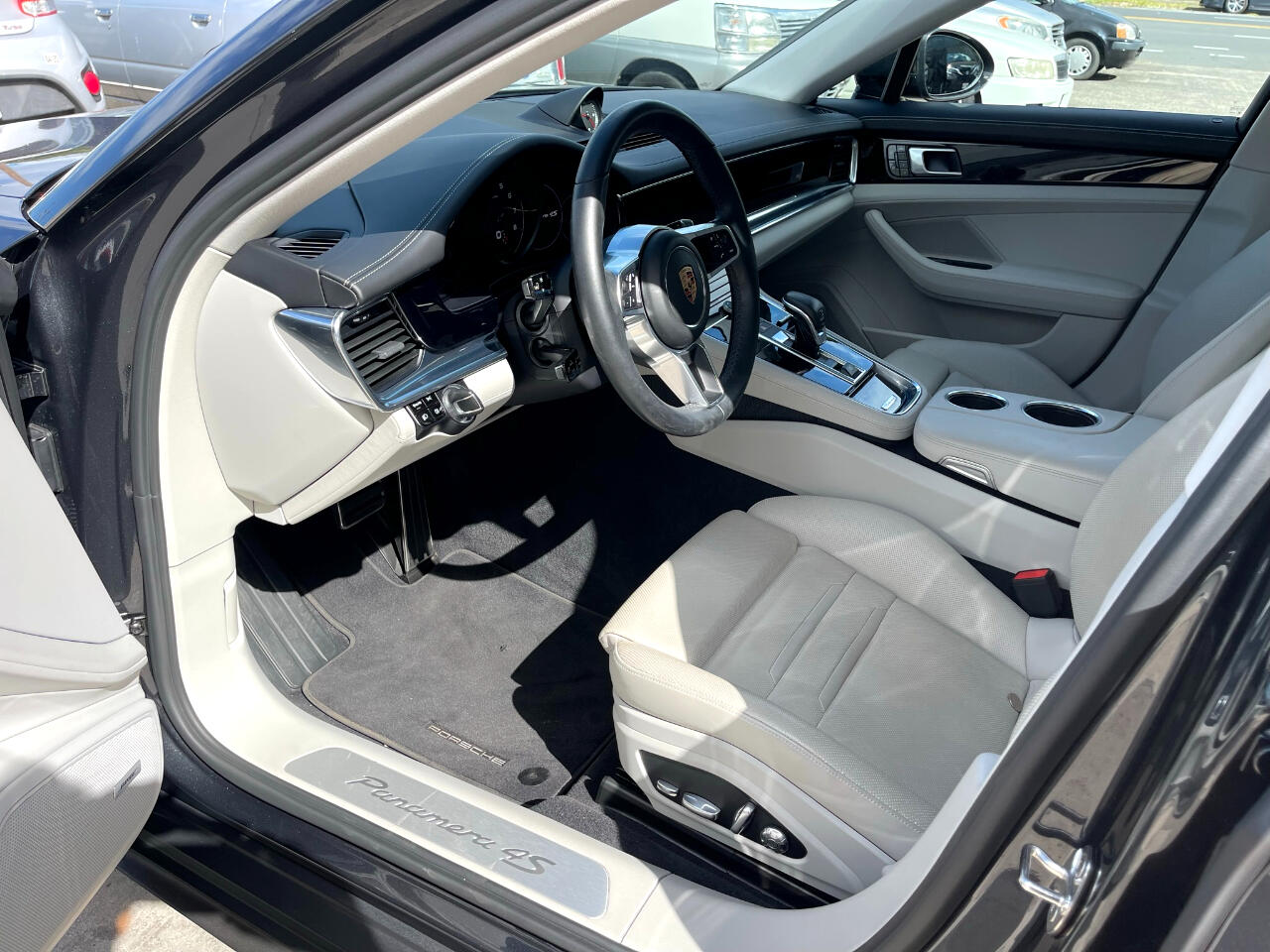 Porsche Panamera 4S 2020