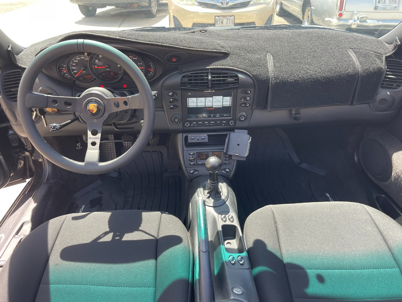 Porsche 911 Carrera 4 2001