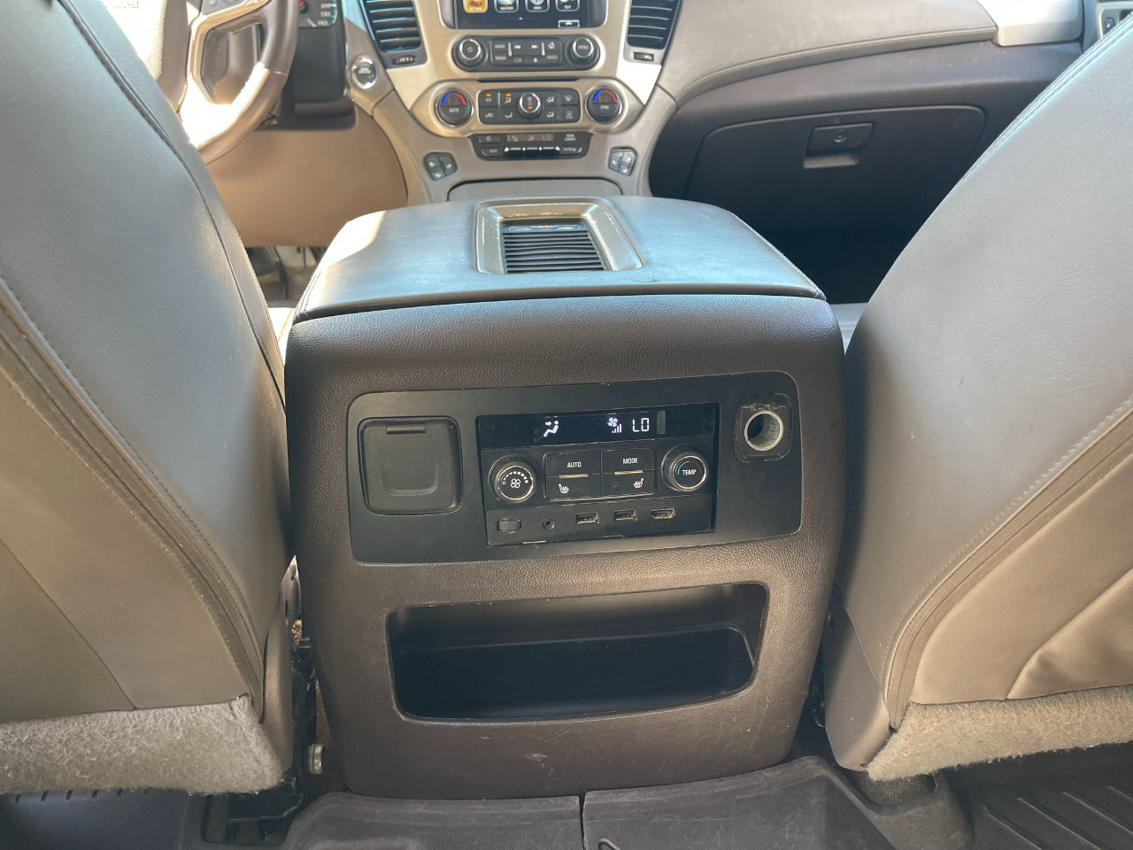 GMC Yukon XL Denali 4WD 2017