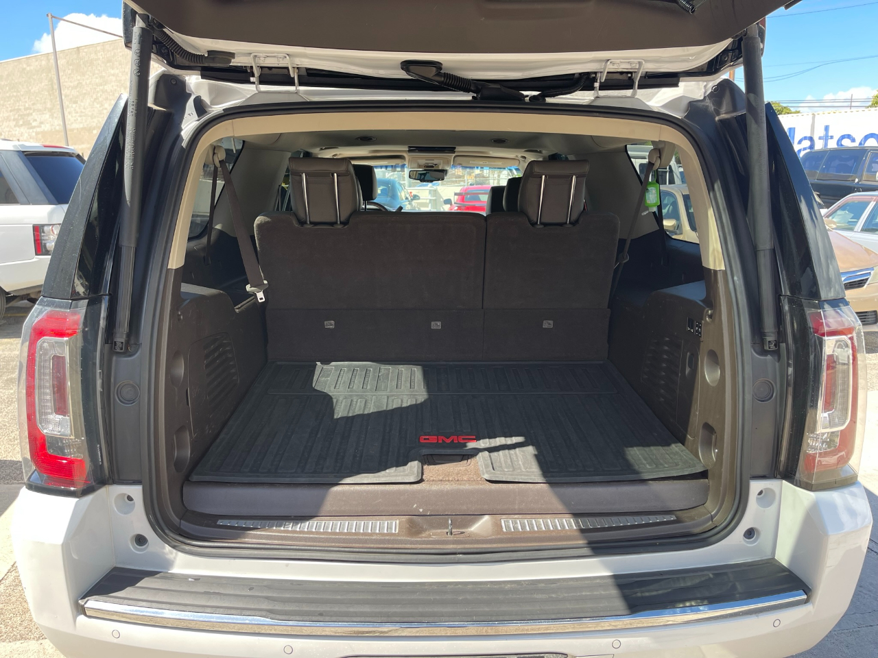 GMC Yukon XL Denali 4WD 2017