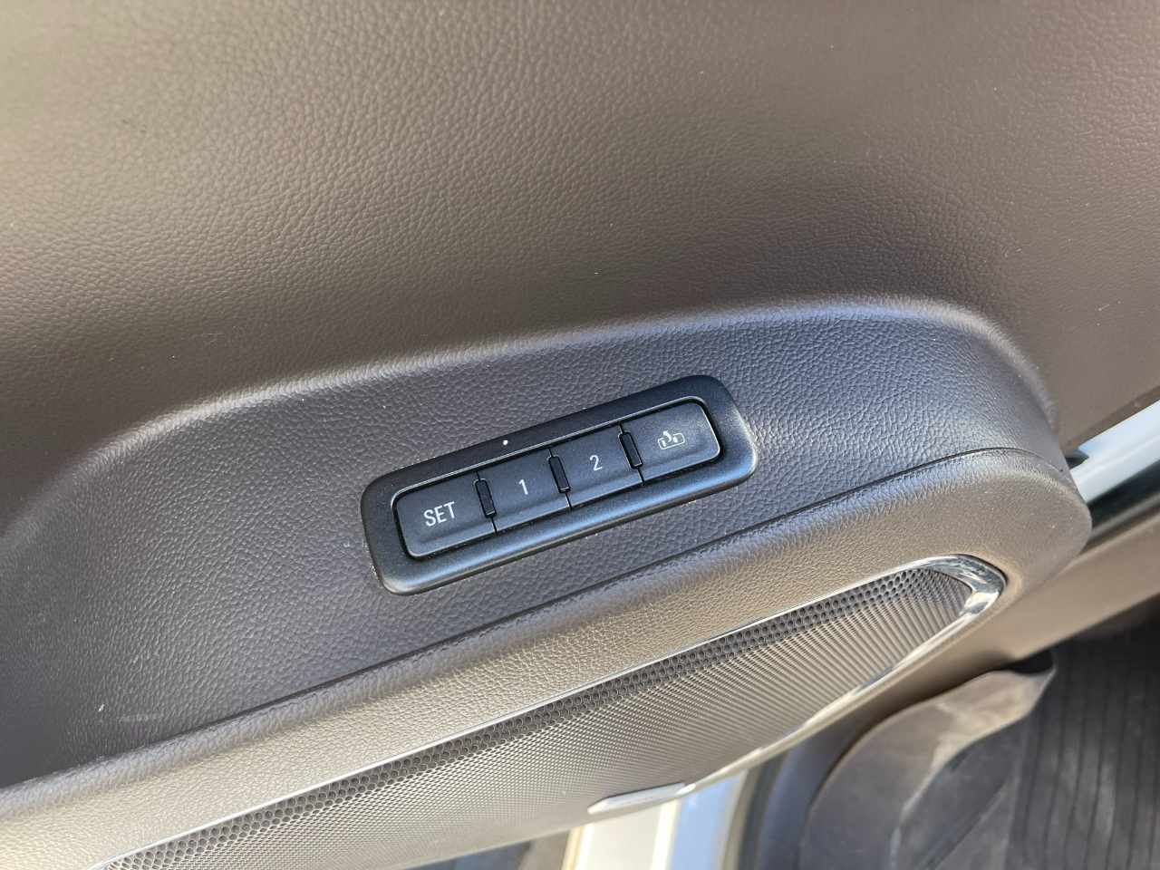 GMC Yukon XL Denali 4WD 2017