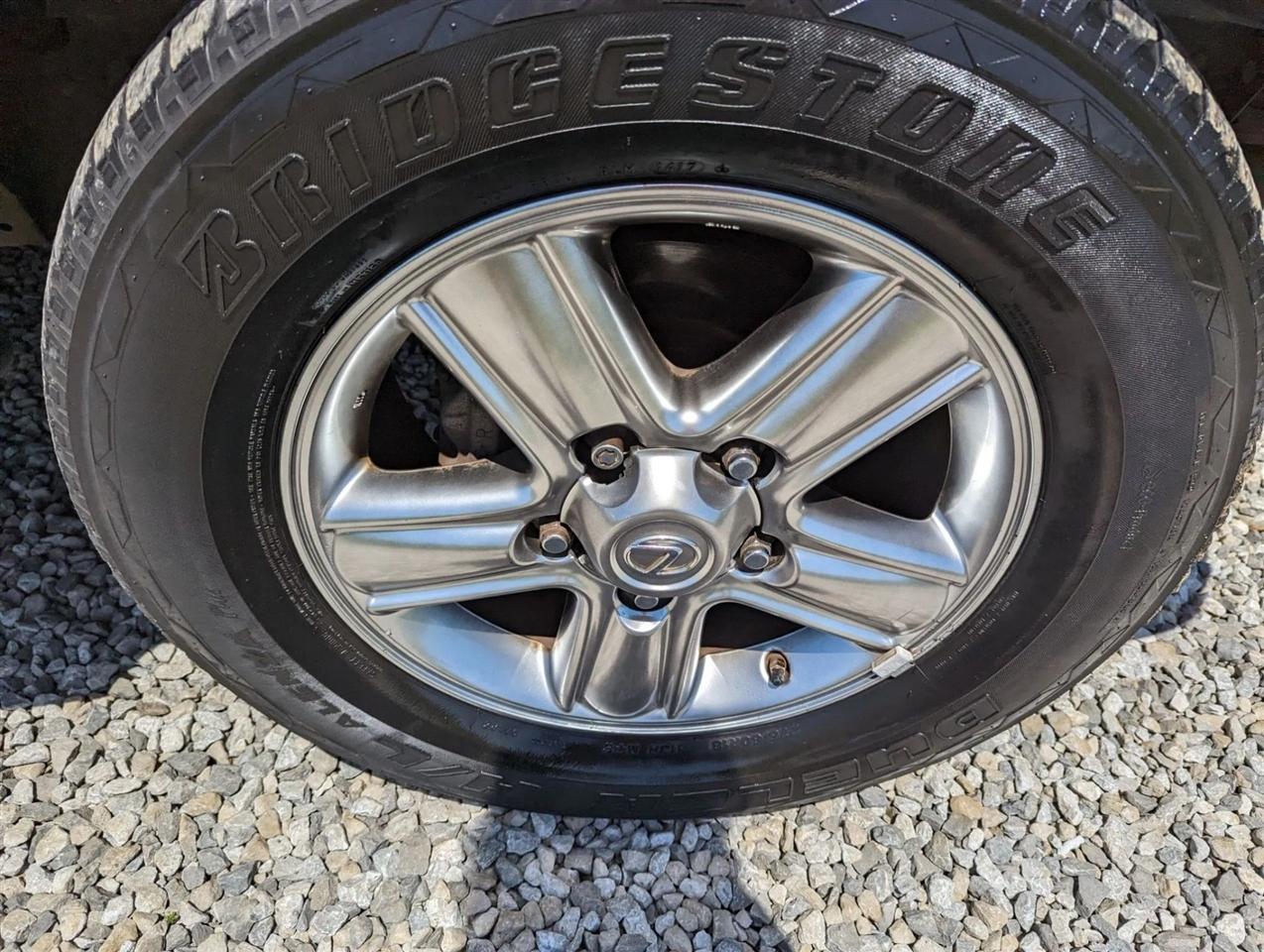 Lexus LX 470 Sport Utility 2006