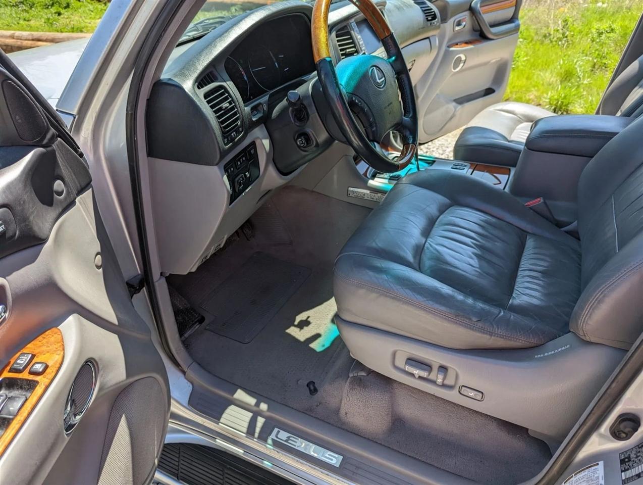 Lexus LX 470 Sport Utility 2006