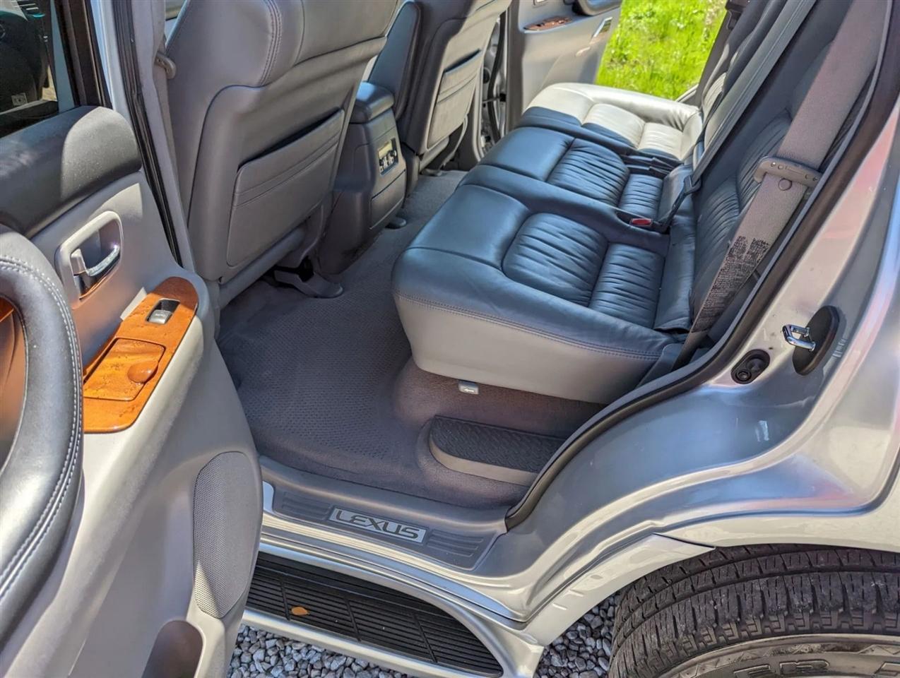 Lexus LX 470 Sport Utility 2006