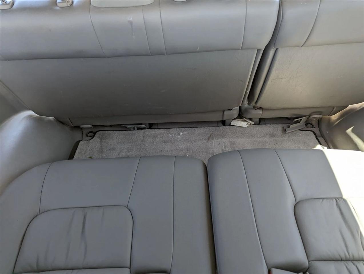 Lexus LX 470 Sport Utility 2006