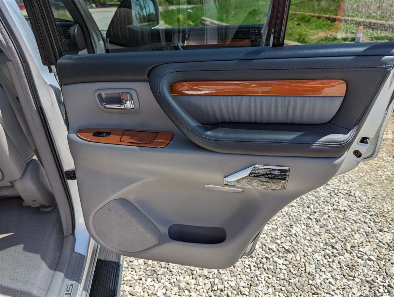 Lexus LX 470 Sport Utility 2006