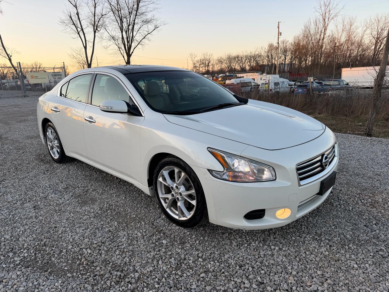Nissan Maxima S 2014