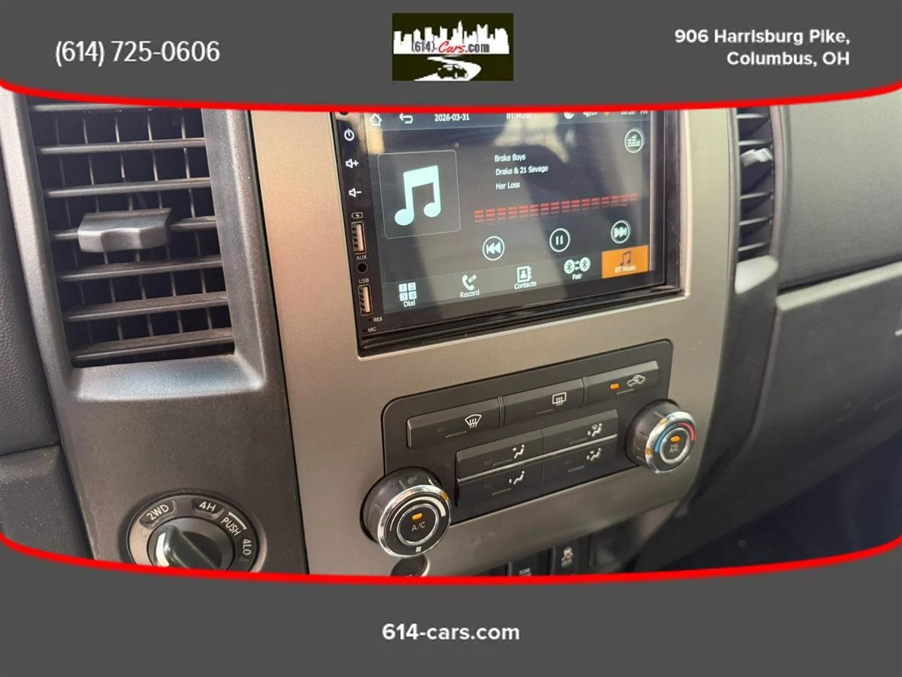 Nissan Titan SV Crew Cab 4WD 2012