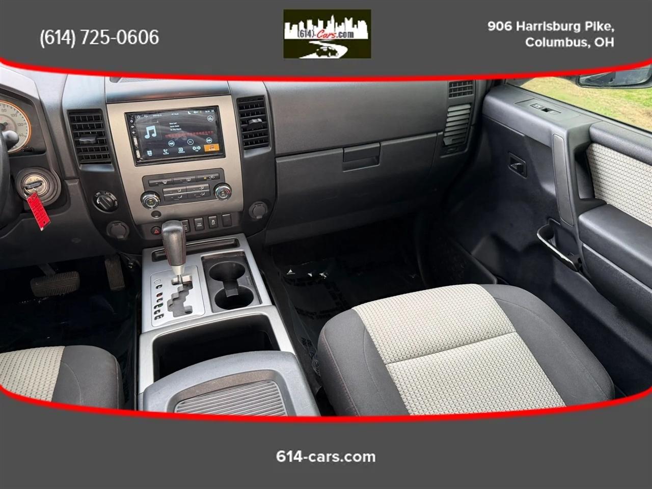 Nissan Titan SV Crew Cab 4WD 2012