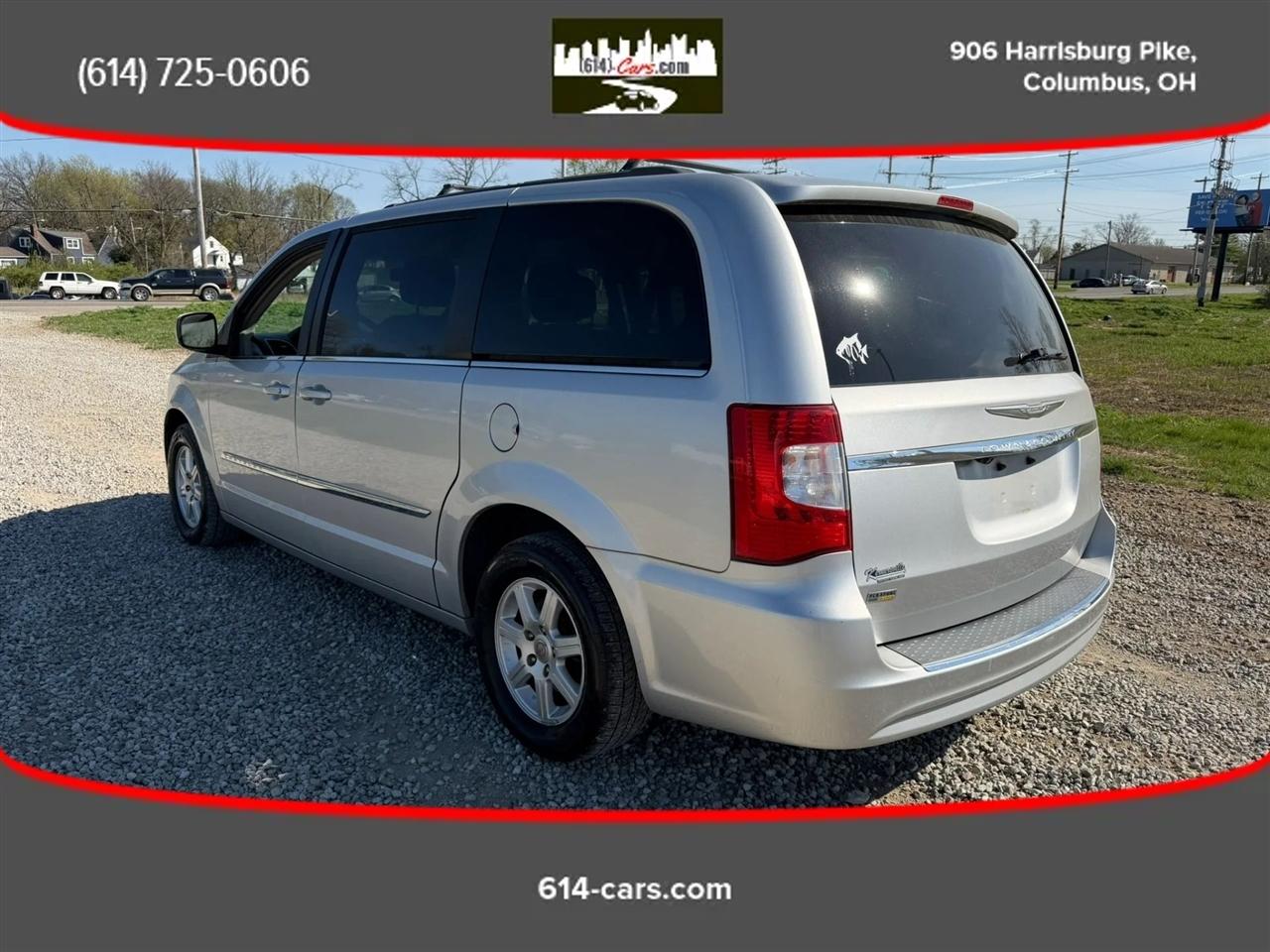 Chrysler Town & Country Touring 2012