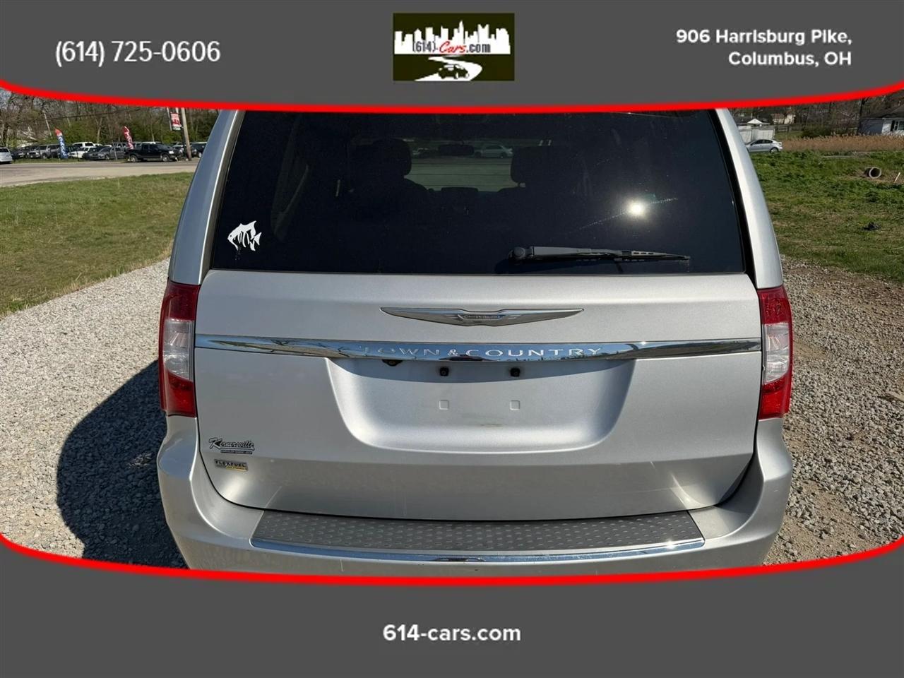 Chrysler Town & Country Touring 2012