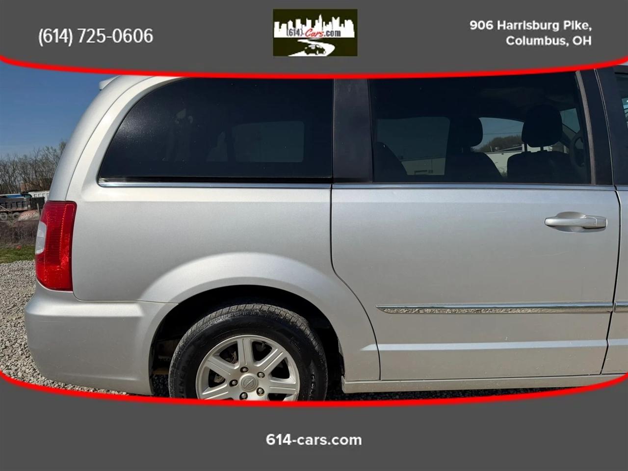 Chrysler Town & Country Touring 2012