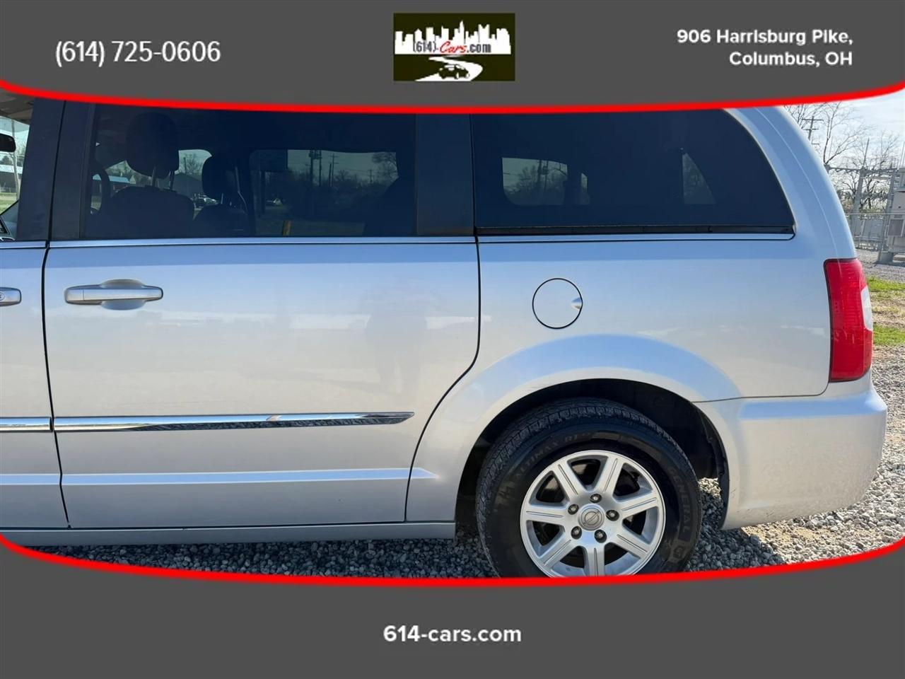 Chrysler Town & Country Touring 2012