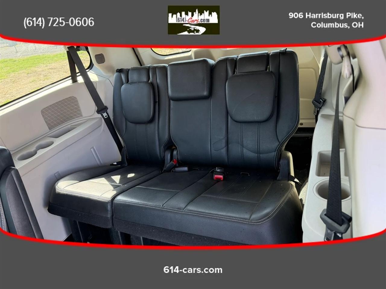 Chrysler Town & Country Touring 2012