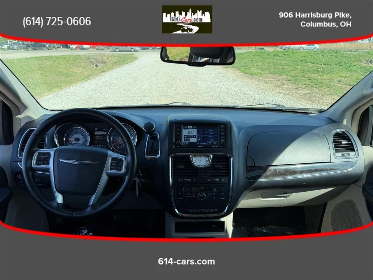 Chrysler Town & Country Touring 2012