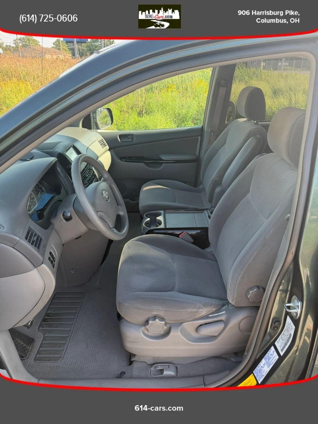 Toyota Sienna LE AWD 2004