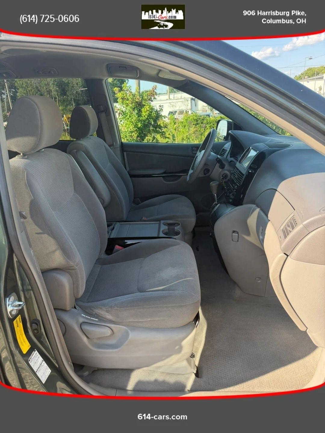 Toyota Sienna LE AWD 2004